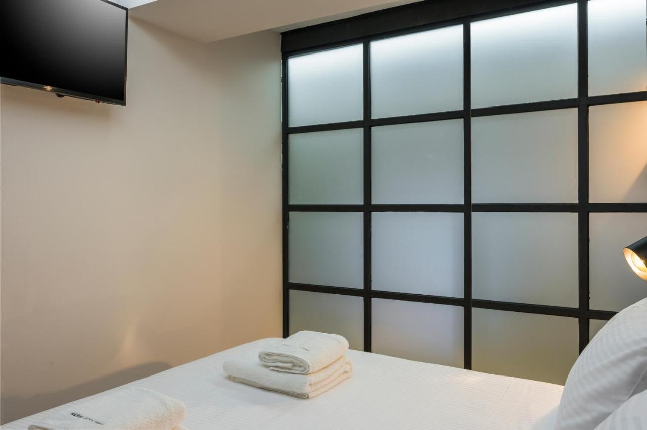 Skins Concept Boutique Apartment Chrissi Akti Chania Exterior foto