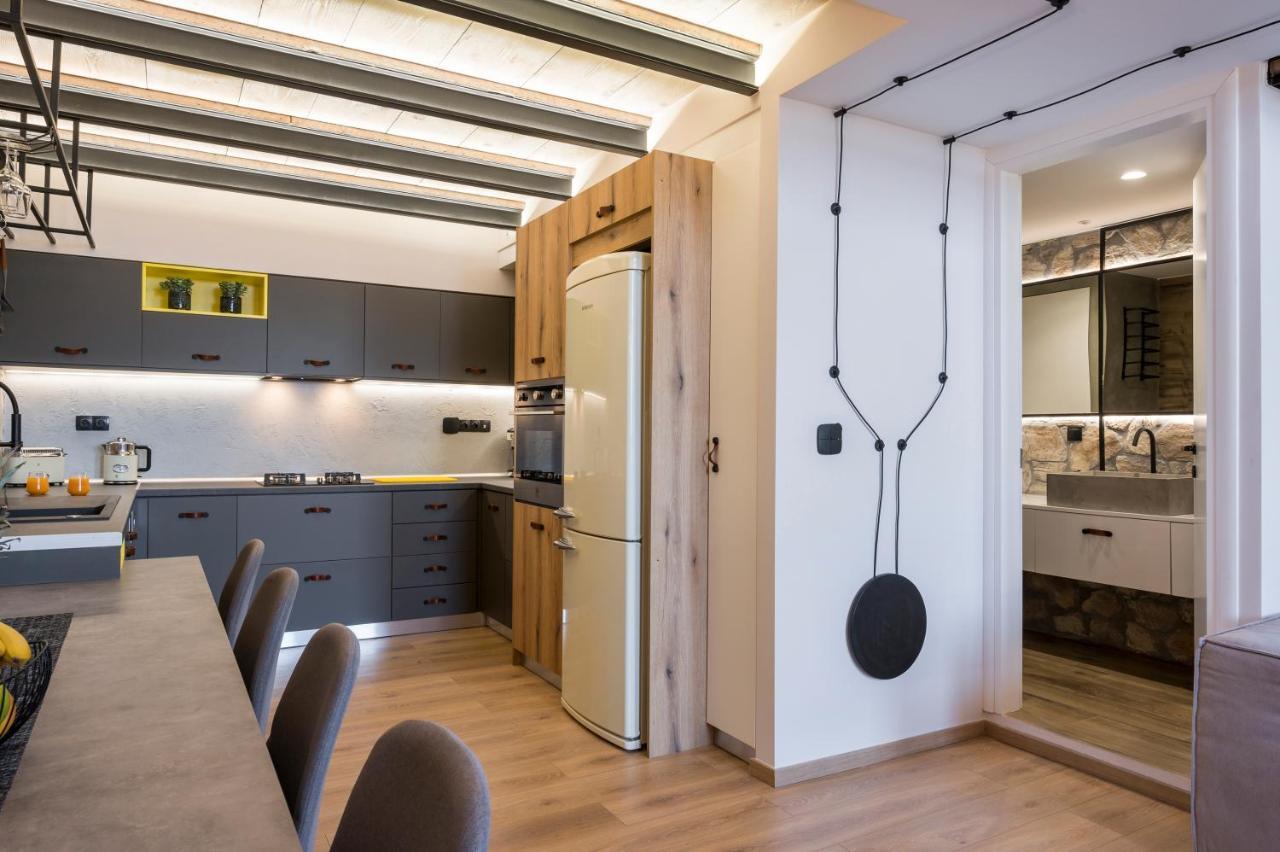 Skins Concept Boutique Apartment Chrissi Akti Chania Exterior foto