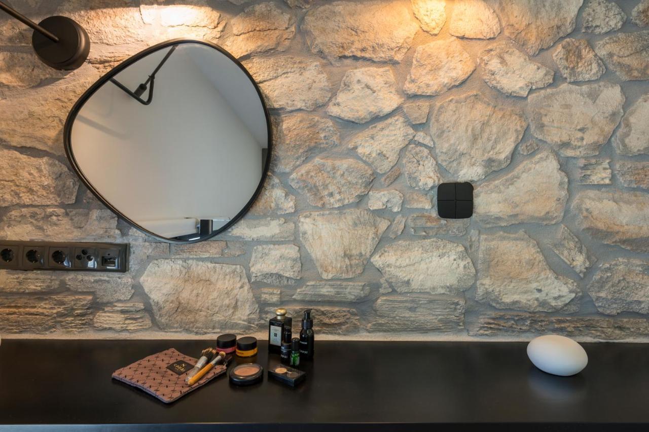 Skins Concept Boutique Apartment Chrissi Akti Chania Exterior foto