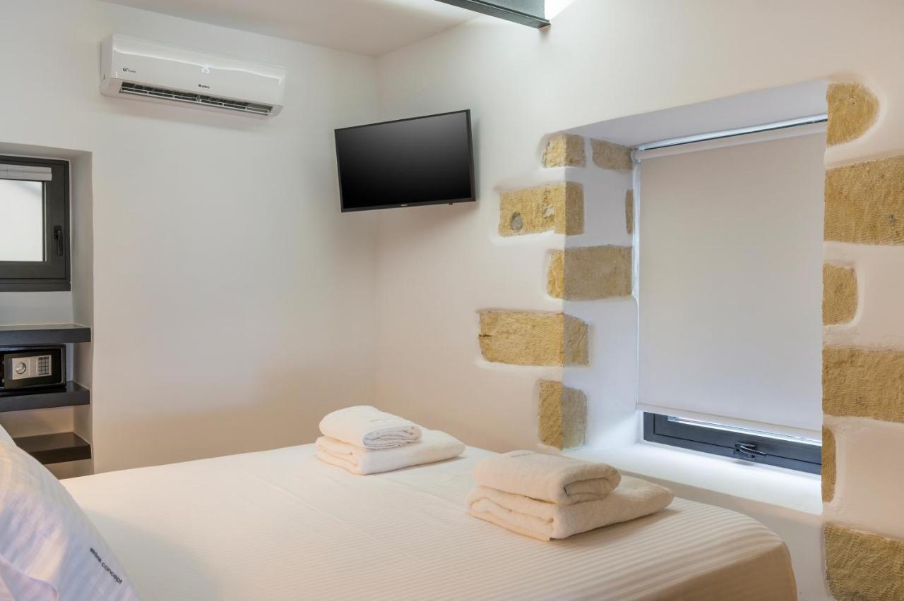 Skins Concept Boutique Apartment Chrissi Akti Chania Exterior foto