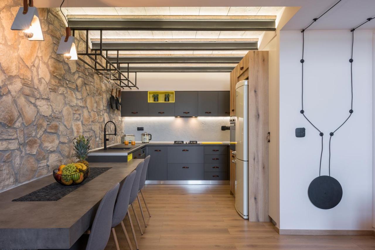 Skins Concept Boutique Apartment Chrissi Akti Chania Exterior foto