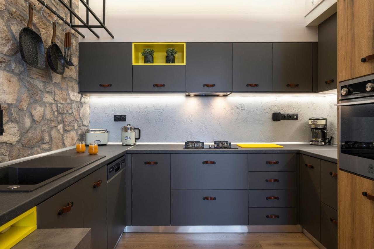 Skins Concept Boutique Apartment Chrissi Akti Chania Exterior foto