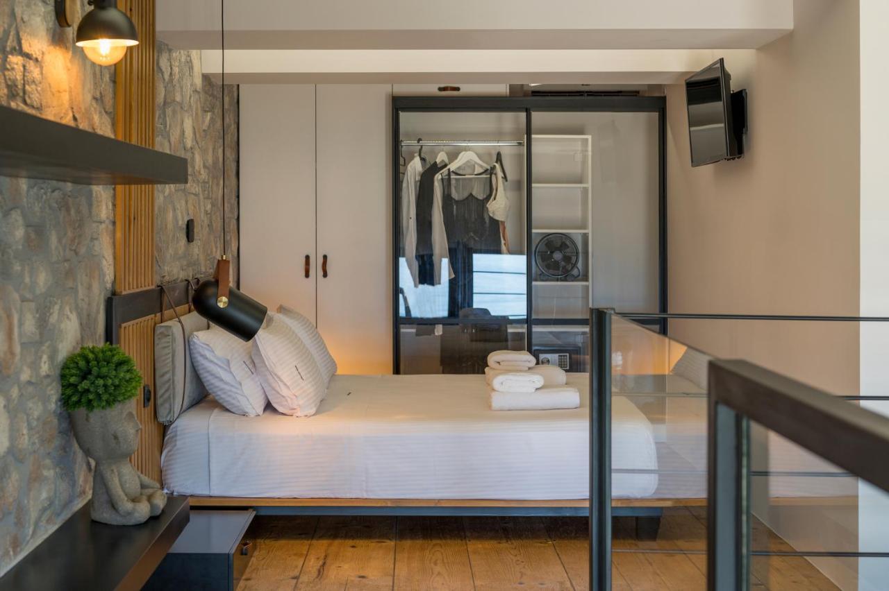 Skins Concept Boutique Apartment Chrissi Akti Chania Exterior foto