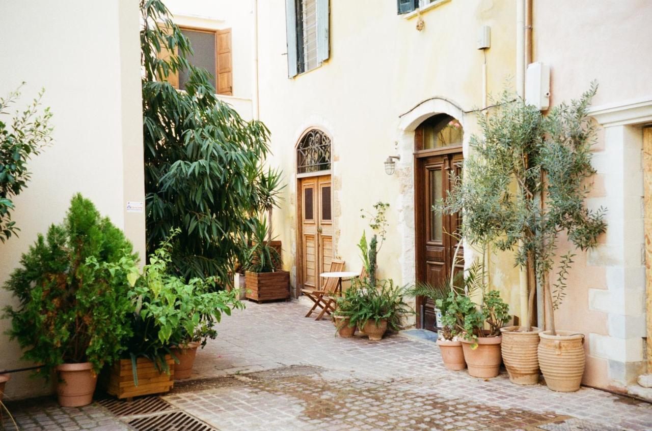 Skins Concept Boutique Apartment Chrissi Akti Chania Exterior foto